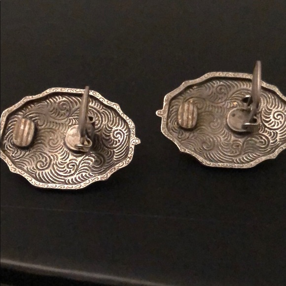 VINTAGE MABE PEARL W/ANTIQUE SILVER TONE CLIPONS - Picture 6 of 8